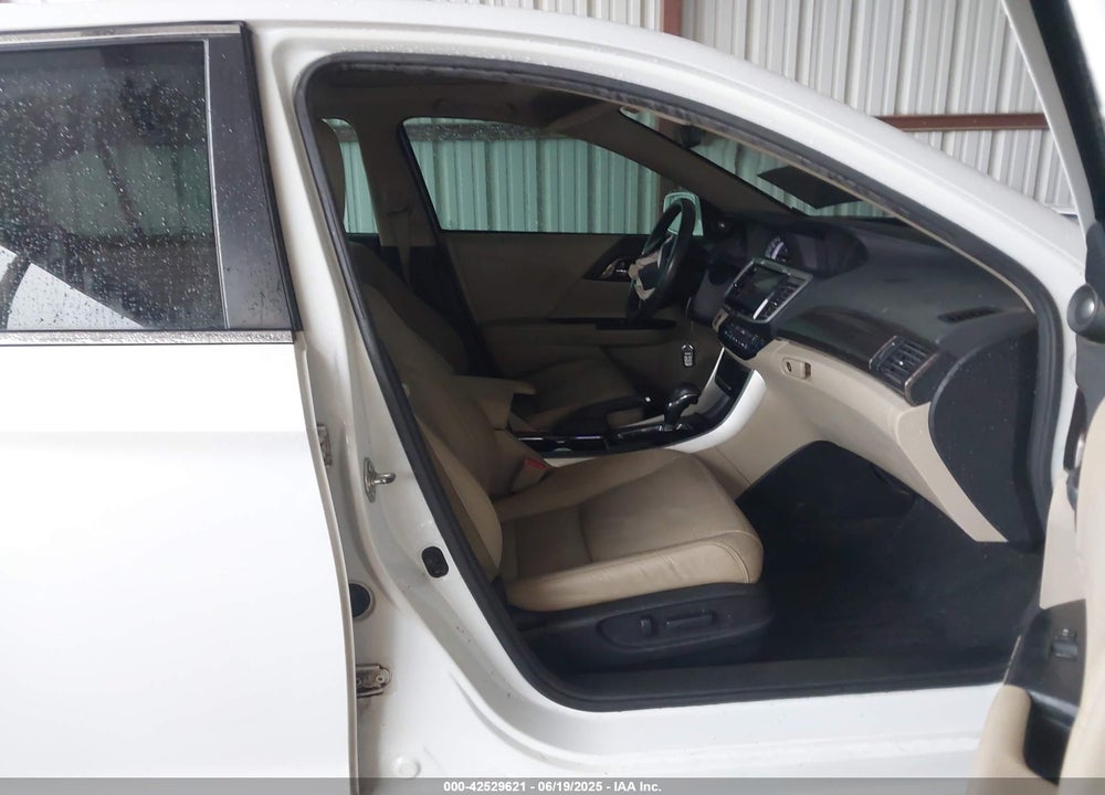 2016 HONDA ACCORD VIN: 1HGCR2F94GA004109