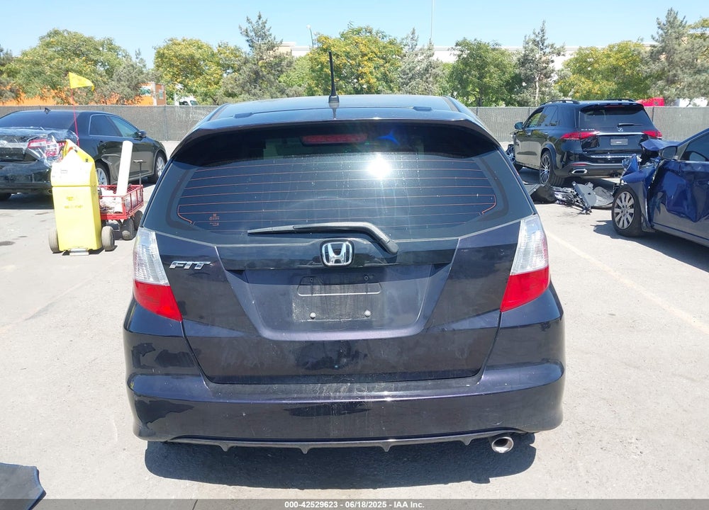 2013 HONDA FIT SPORT VIN: JHMGE8H53DC006960
