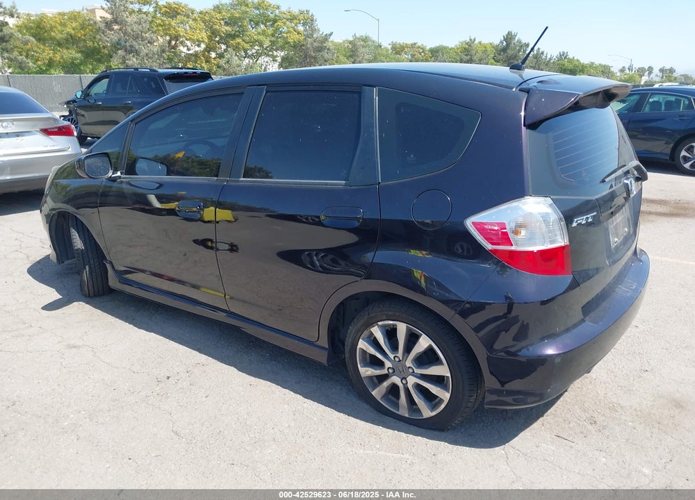 2013 HONDA FIT SPORT VIN: JHMGE8H53DC006960