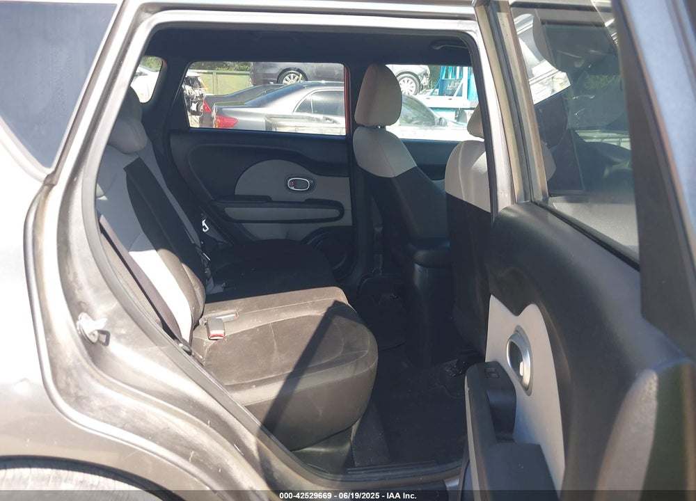 2016 KIA SOUL VIN: KNDJN2A26G7295592