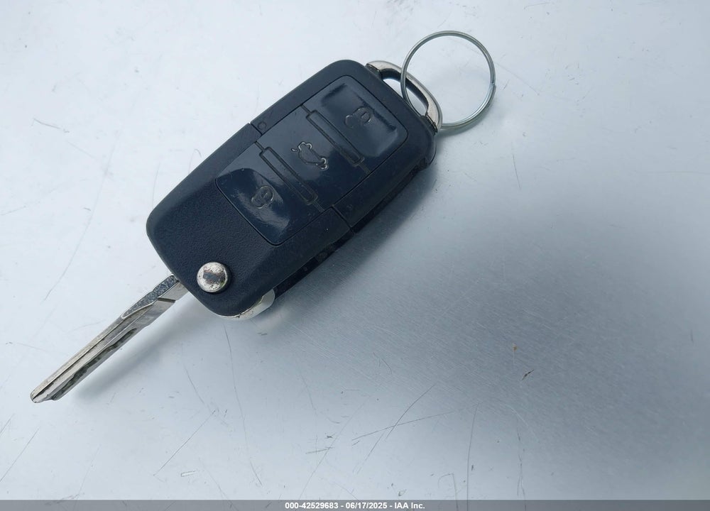 2009 VOLKSWAGEN EOS VIN: WVWFA71F19V013973