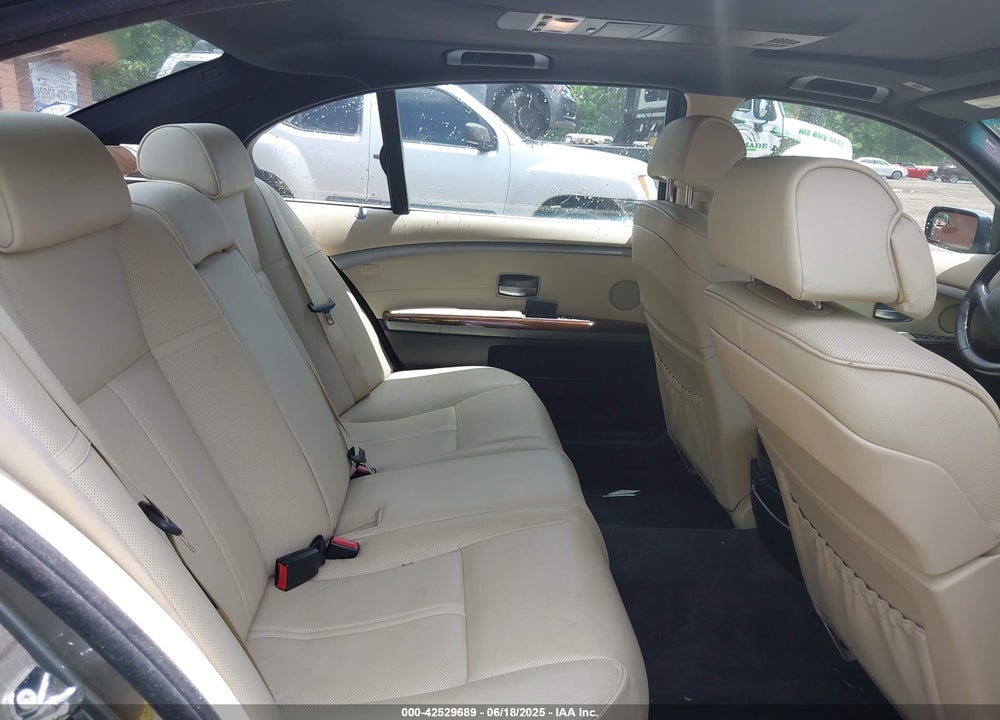 2007 BMW 7 SERIES VIN: WBAHN83537DT74855