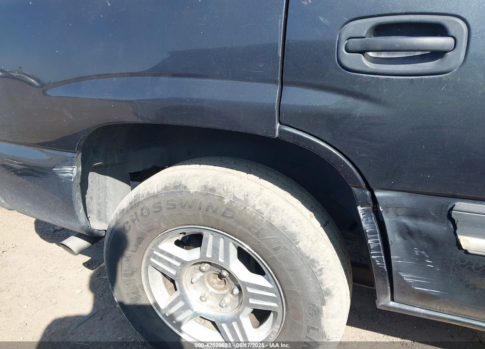 2005 CHEVROLET TAHOE LS VIN: 1GNEC13T75R269616