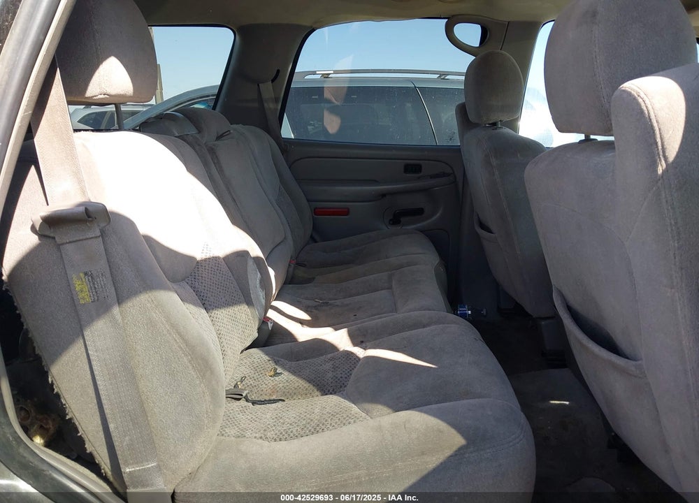 2005 CHEVROLET TAHOE LS VIN: 1GNEC13T75R269616
