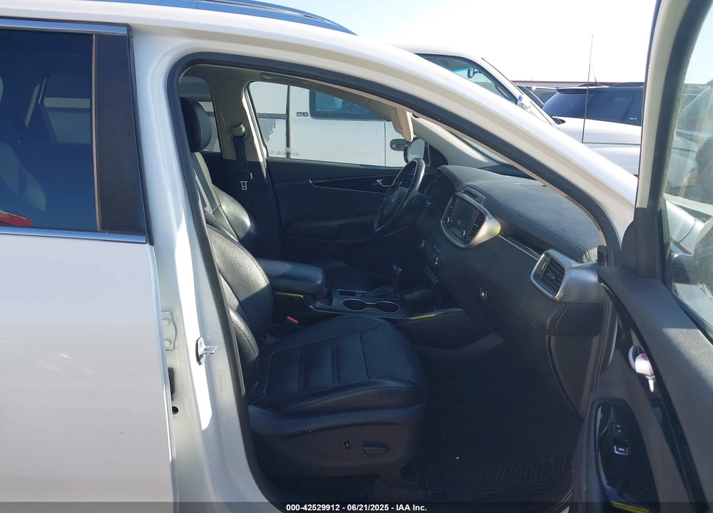 2016 KIA SORENTO VIN: 5XYPK4A59GG115064