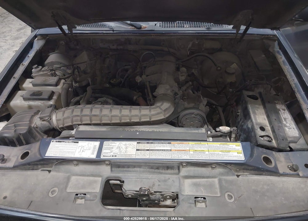 2000 FORD EXPLORER XLS VIN: 1FMZU72X1YZC58027