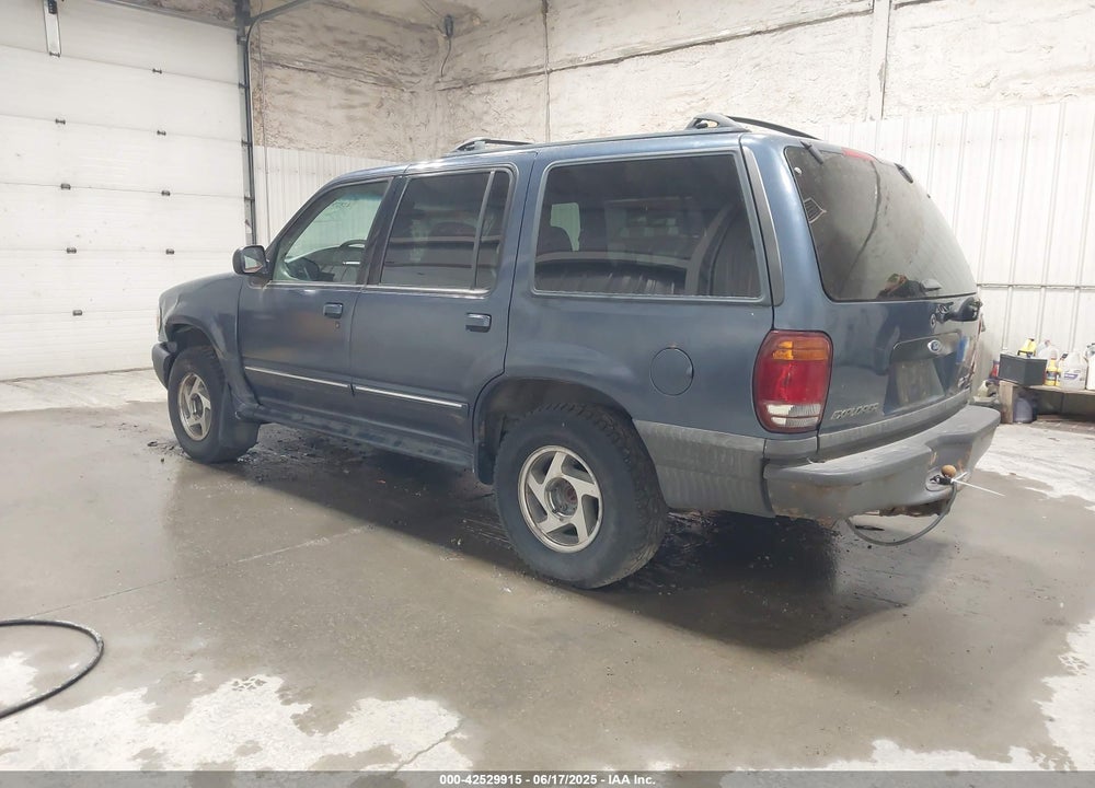 2000 FORD EXPLORER XLS VIN: 1FMZU72X1YZC58027
