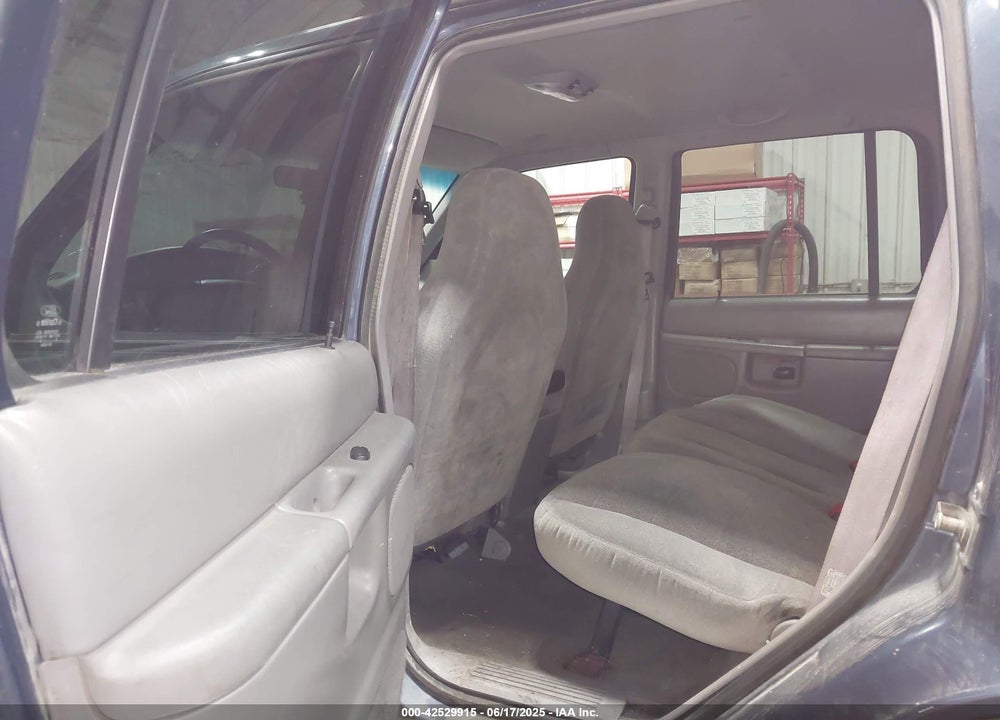 2000 FORD EXPLORER XLS VIN: 1FMZU72X1YZC58027
