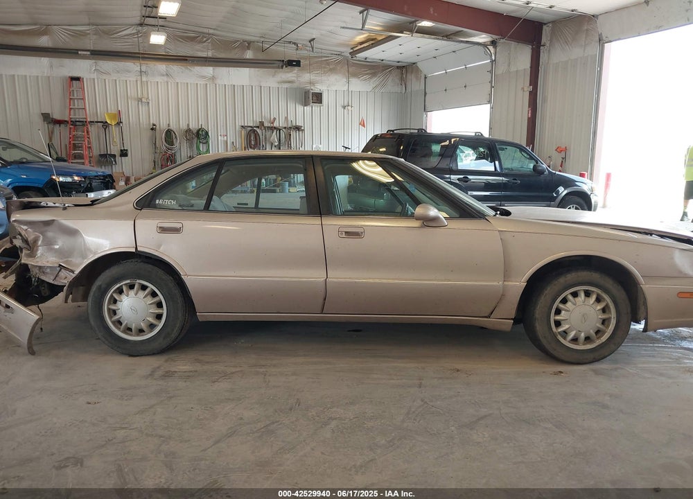 1998 OLDSMOBILE EIGHTY-EIGHT VIN: 1G3HN52K0W4855380