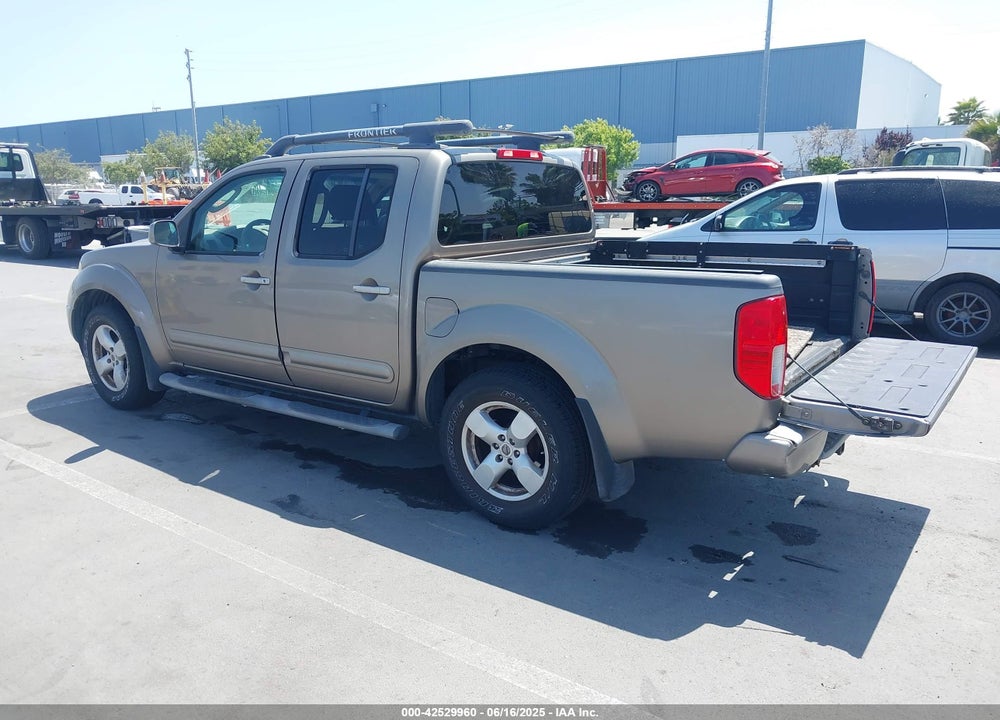 2005 NISSAN FRONTIER LE VIN: 1N6AD07U85C447468