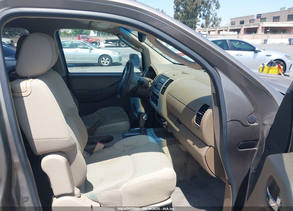 2005 NISSAN FRONTIER LE VIN: 1N6AD07U85C447468