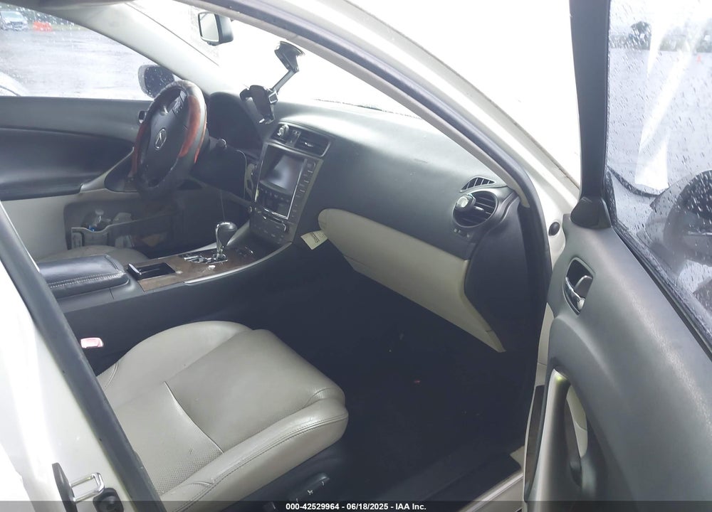 2009 LEXUS IS 250 VIN: JTHBK262595106885