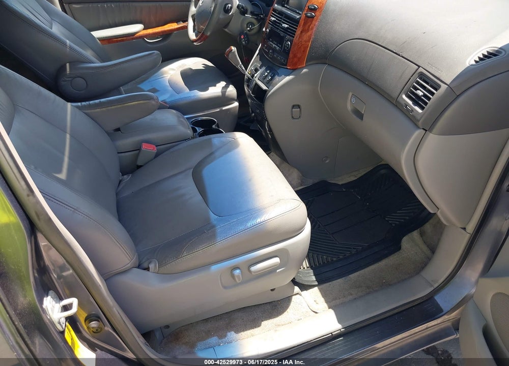 2007 TOYOTA SIENNA XLE/XLE LIMITED VIN: 5TDZK22C87S063469
