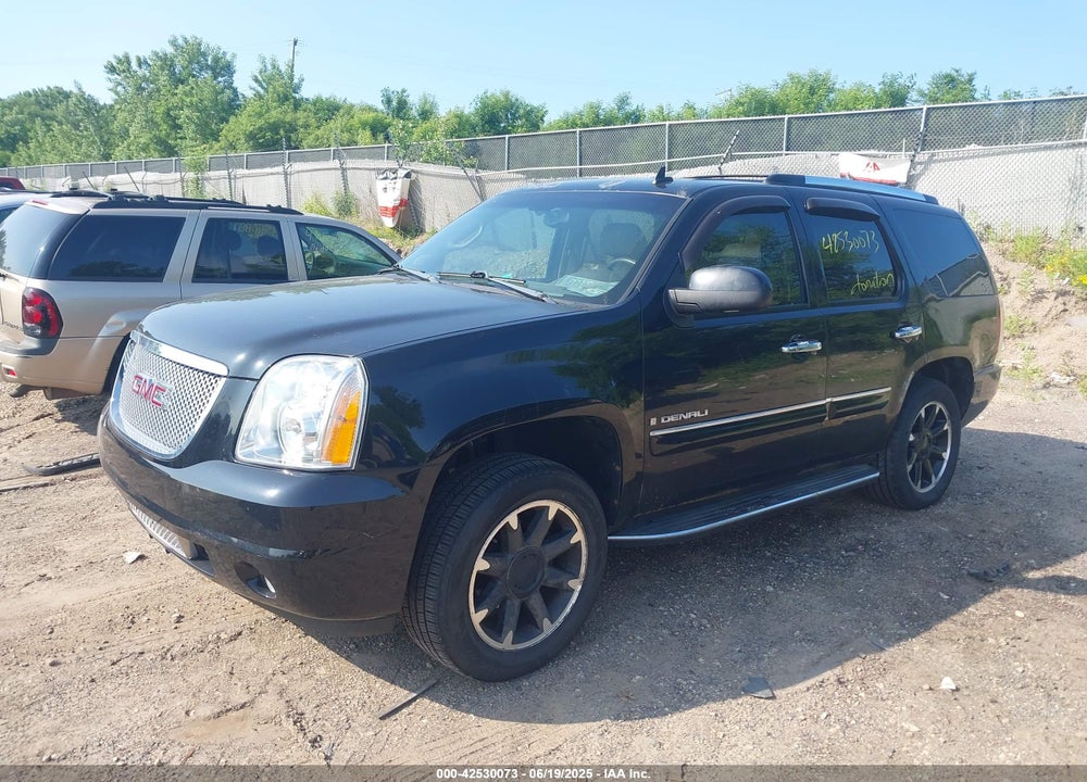 2008 GMC YUKON DENALI VIN: 1GKFK63888J217119