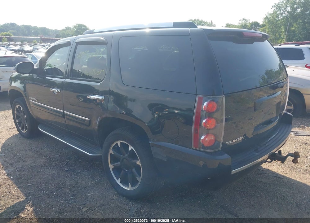 2008 GMC YUKON DENALI VIN: 1GKFK63888J217119