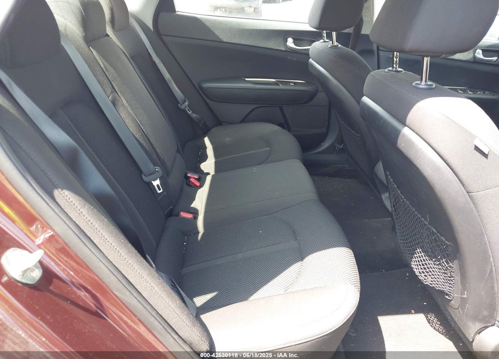 2019 KIA OPTIMA VIN: 5XXGT4L31KG286705