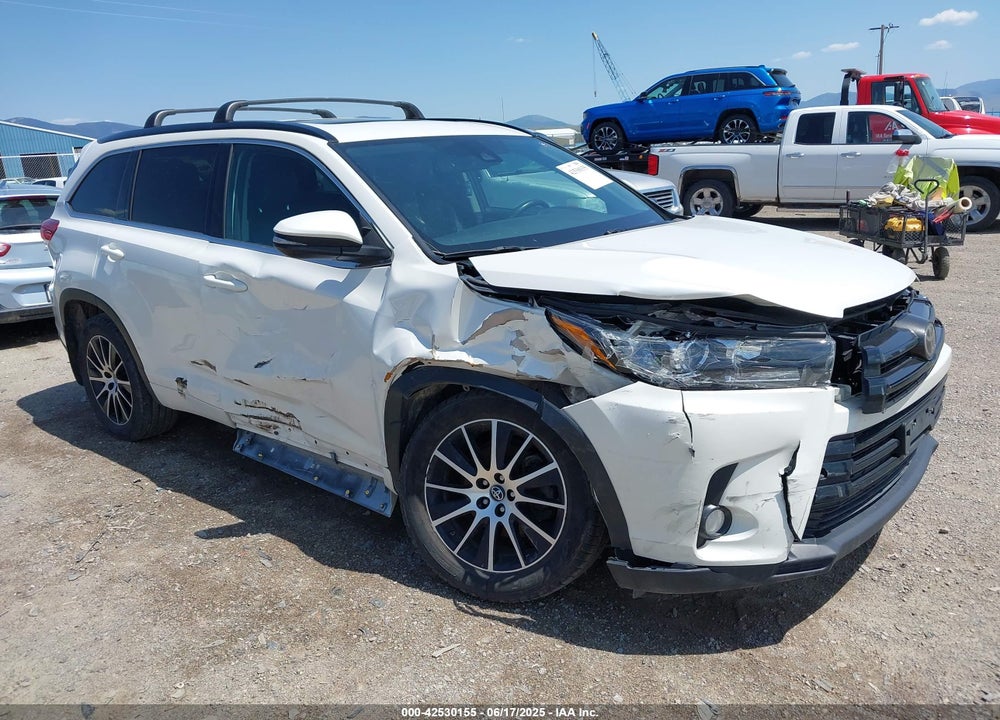 2017 TOYOTA HIGHLANDER SE VIN: 5TDJZRFH4HS363549