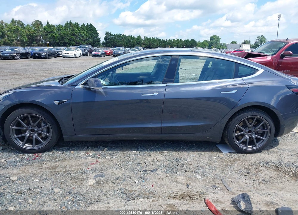 2019 TESLA MODEL 3 VIN: 5YJ3E1EB1KF205720