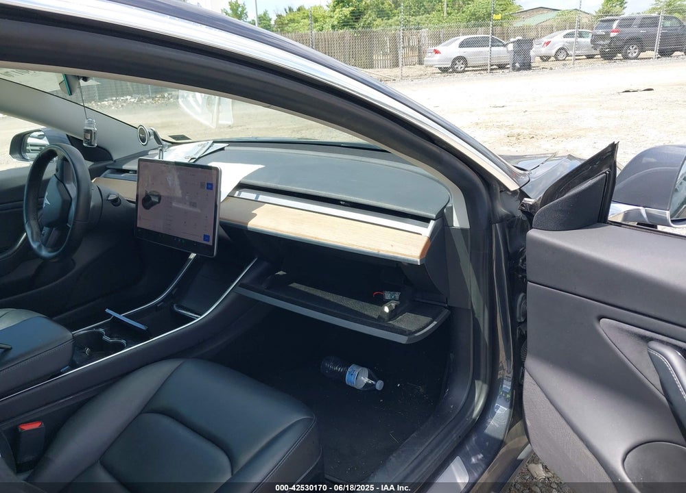 2019 TESLA MODEL 3 VIN: 5YJ3E1EB1KF205720