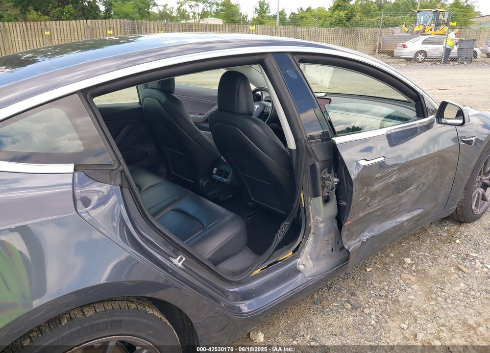 2019 TESLA MODEL 3 VIN: 5YJ3E1EB1KF205720