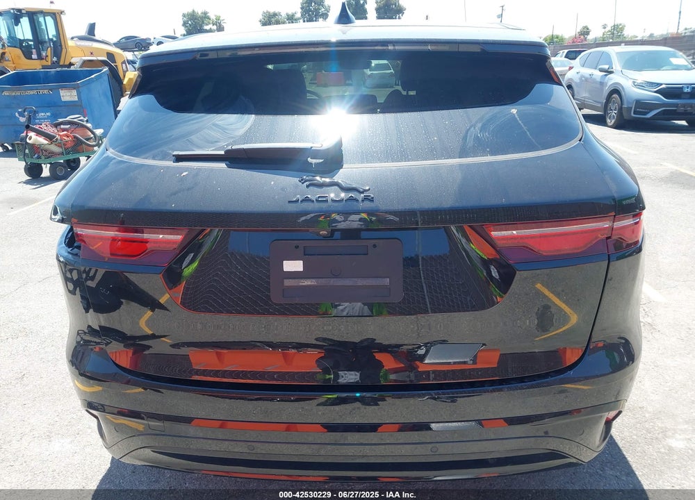 2025 JAGUAR F-PACE R-DYNAMIC S P250 AWD AUTOMATIC VIN: SADCT2EX9SA743201