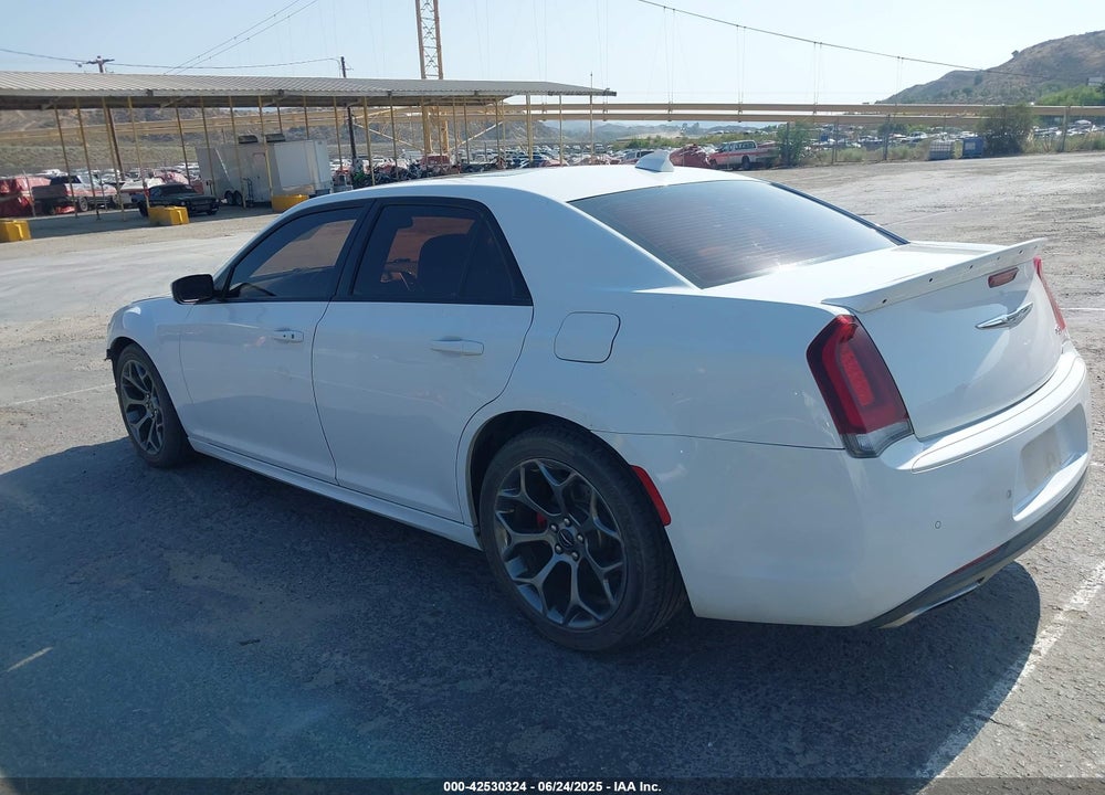 2018 CHRYSLER 300 VIN: 2C3CCABG8JH240225