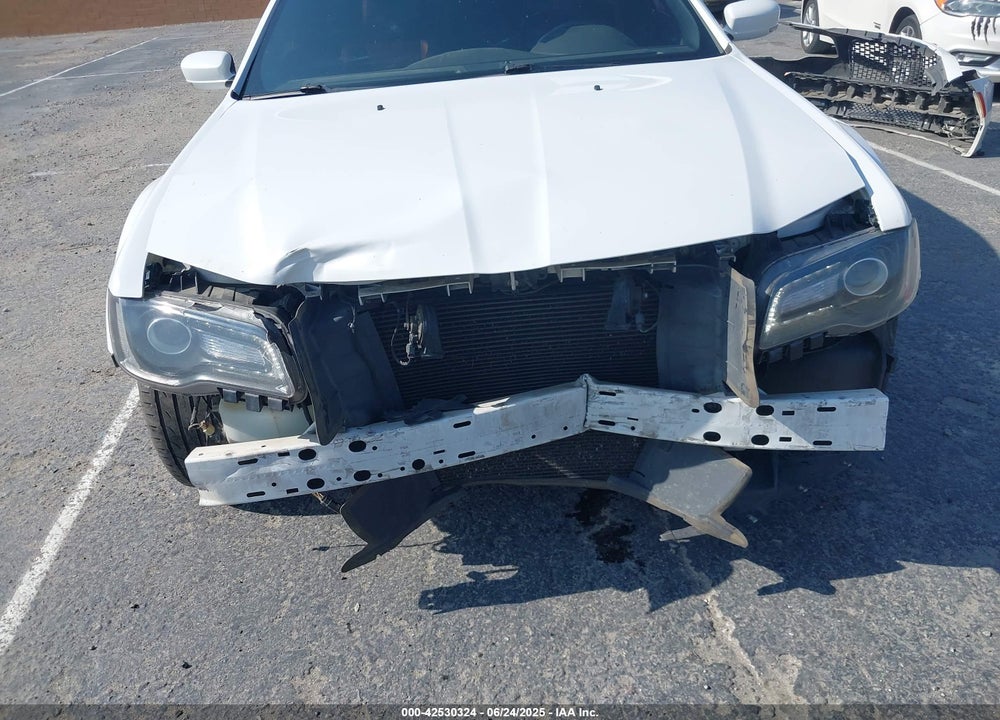 2018 CHRYSLER 300 VIN: 2C3CCABG8JH240225