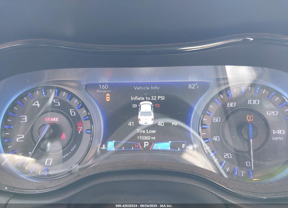 2018 CHRYSLER 300 VIN: 2C3CCABG8JH240225
