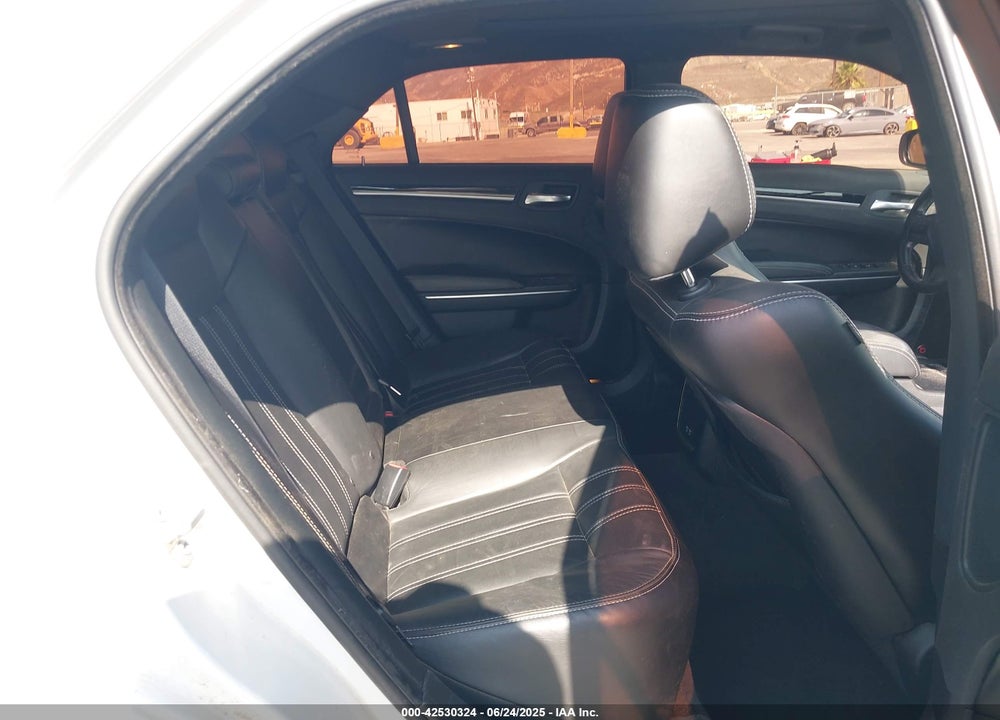 2018 CHRYSLER 300 VIN: 2C3CCABG8JH240225