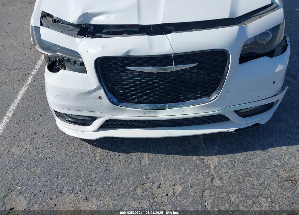2018 CHRYSLER 300 VIN: 2C3CCABG8JH240225