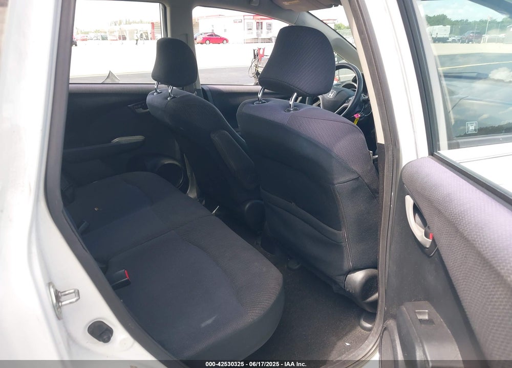 2013 HONDA FIT SPORT VIN: JHMGE8H59DC077693