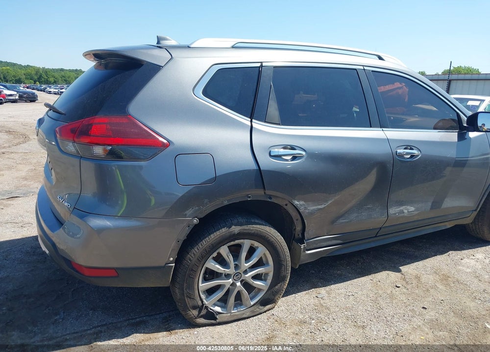 2018 NISSAN ROGUE VIN: JN8AT2MV9JW311992