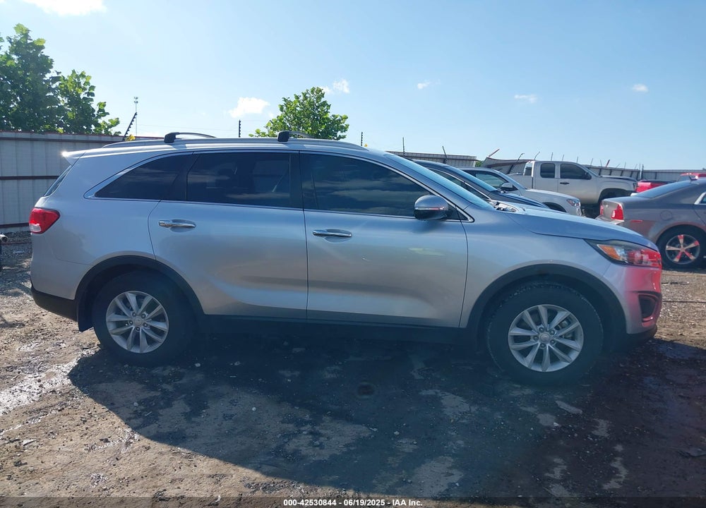 2018 KIA SORENTO VIN: 5XYPG4A30JG381371