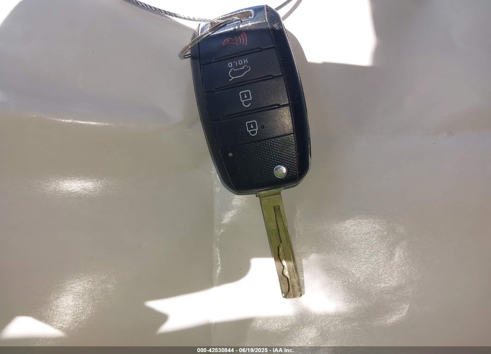 2018 KIA SORENTO VIN: 5XYPG4A30JG381371