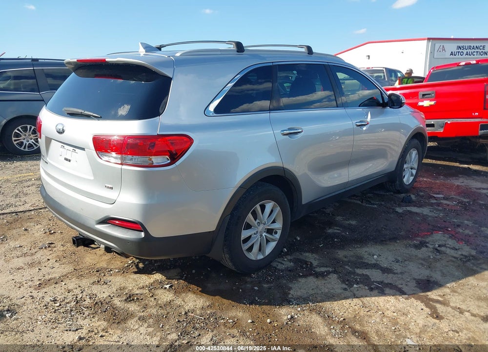 2018 KIA SORENTO VIN: 5XYPG4A30JG381371