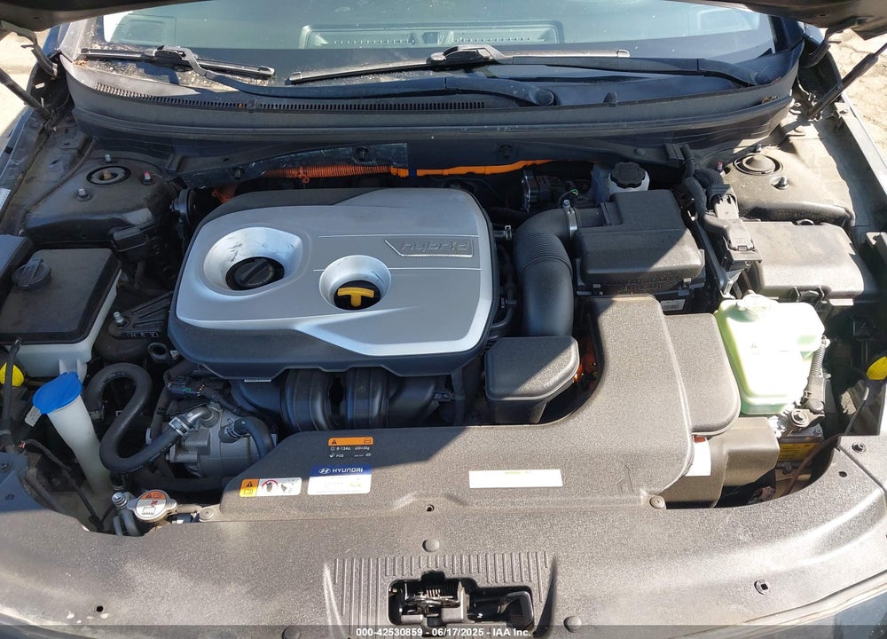 2017 HYUNDAI SONATA HYBRID VIN: KMHE34L16HA047012