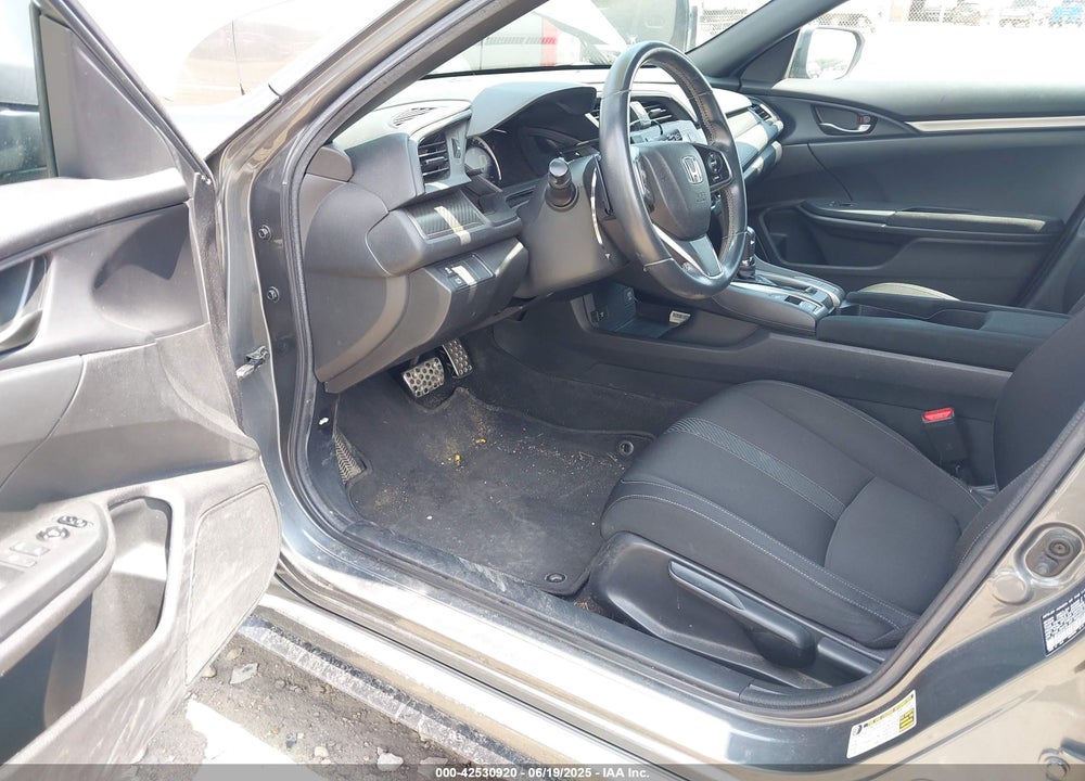 2017 HONDA CIVIC VIN: SHHFK7H4XHU207415