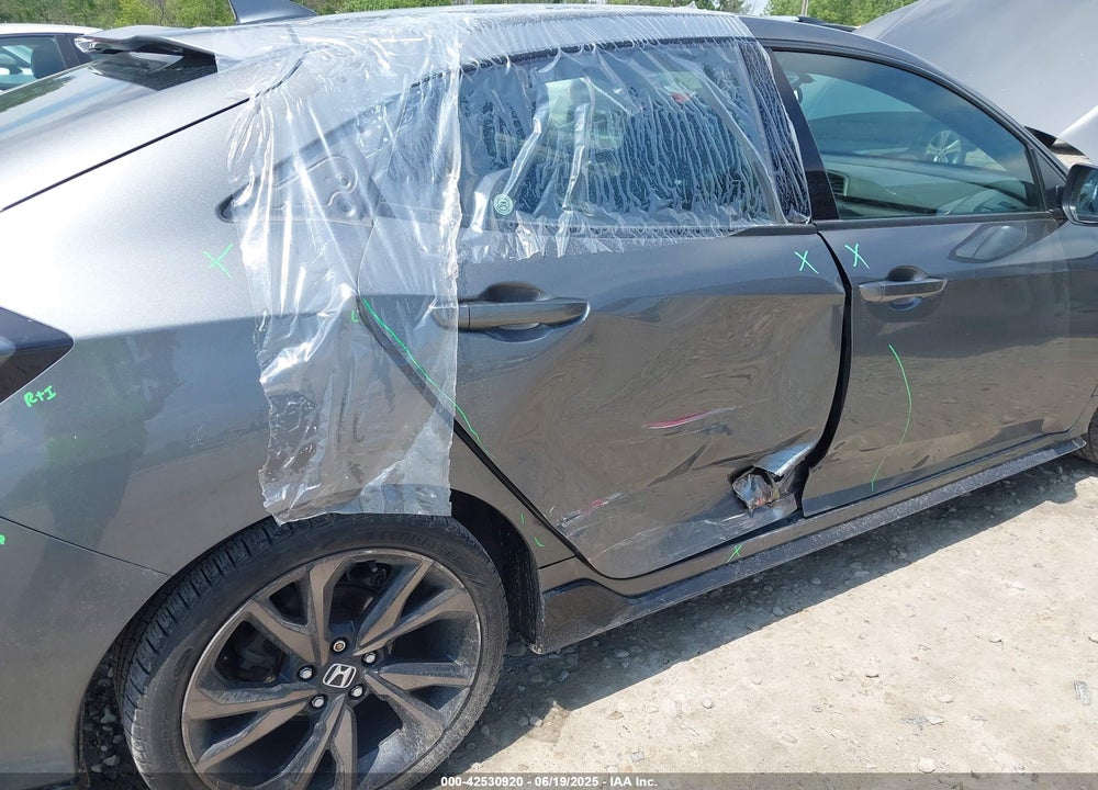 2017 HONDA CIVIC VIN: SHHFK7H4XHU207415