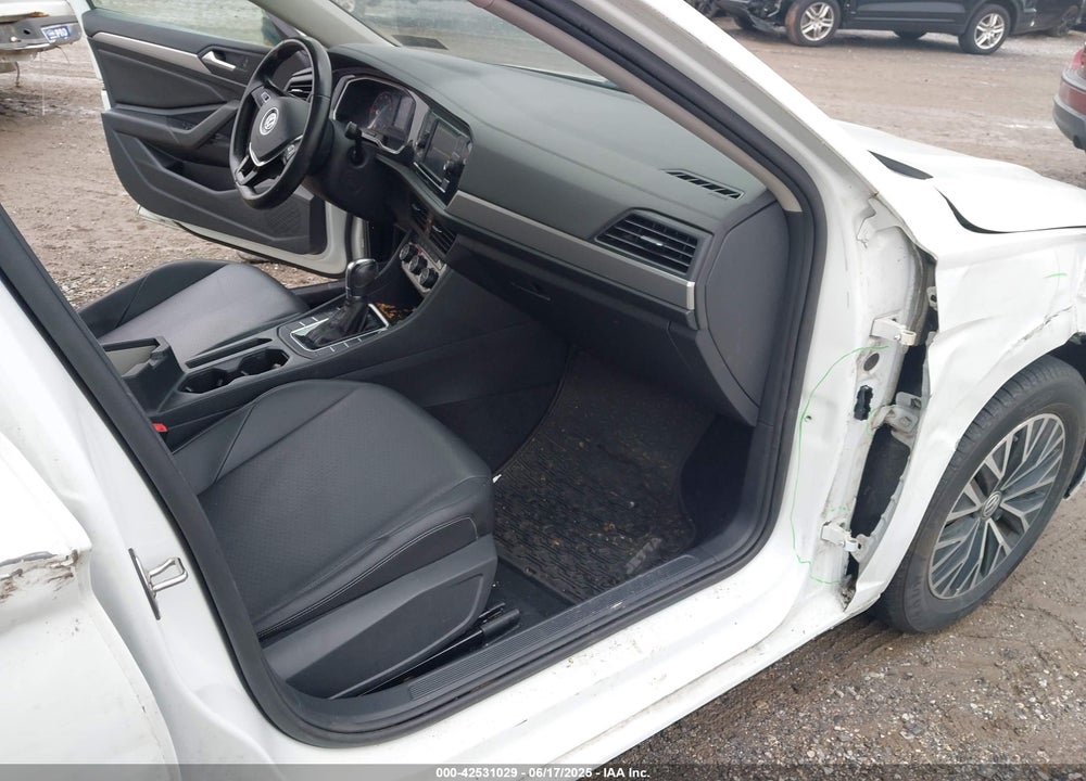 2019 VOLKSWAGEN JETTA VIN: 3VWC57BUXKM068052