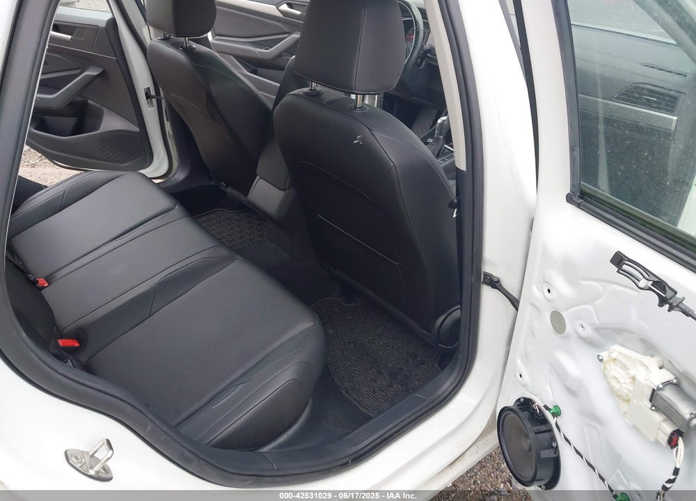 2019 VOLKSWAGEN JETTA VIN: 3VWC57BUXKM068052