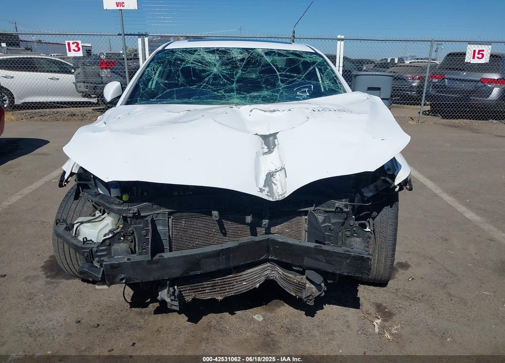 2018 HYUNDAI ELANTRA VIN: KMHD04LB3JU533021