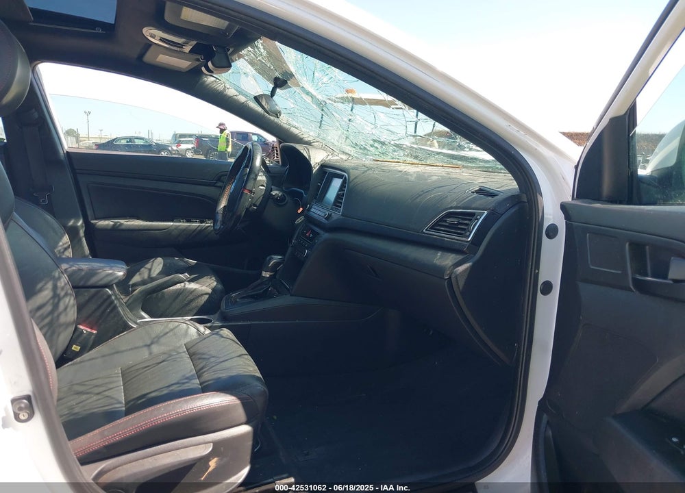 2018 HYUNDAI ELANTRA VIN: KMHD04LB3JU533021