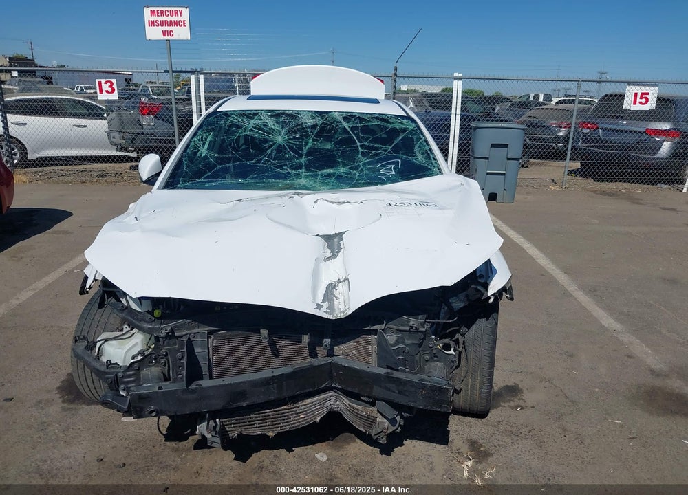 2018 HYUNDAI ELANTRA VIN: KMHD04LB3JU533021