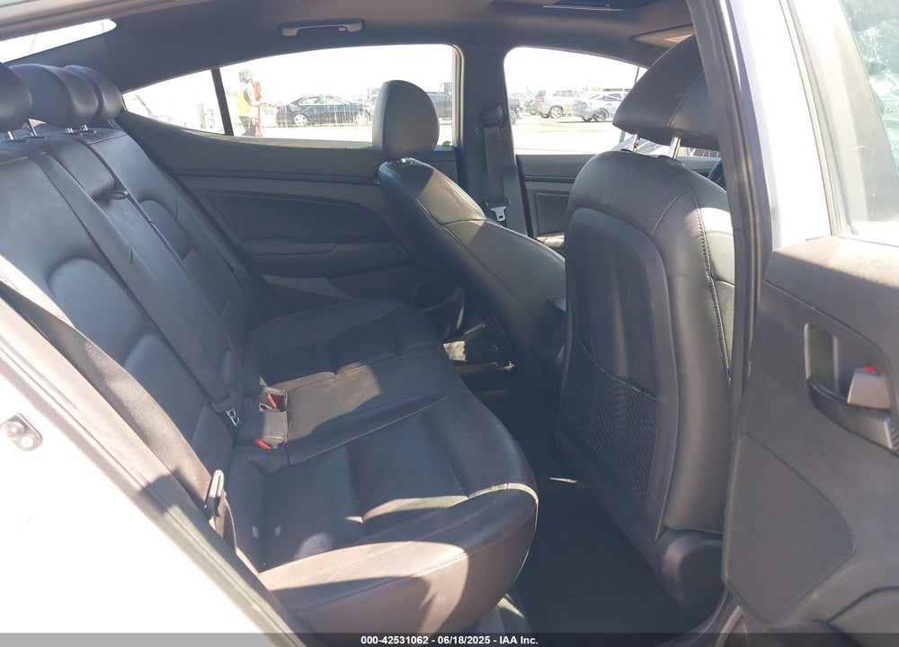 2018 HYUNDAI ELANTRA VIN: KMHD04LB3JU533021