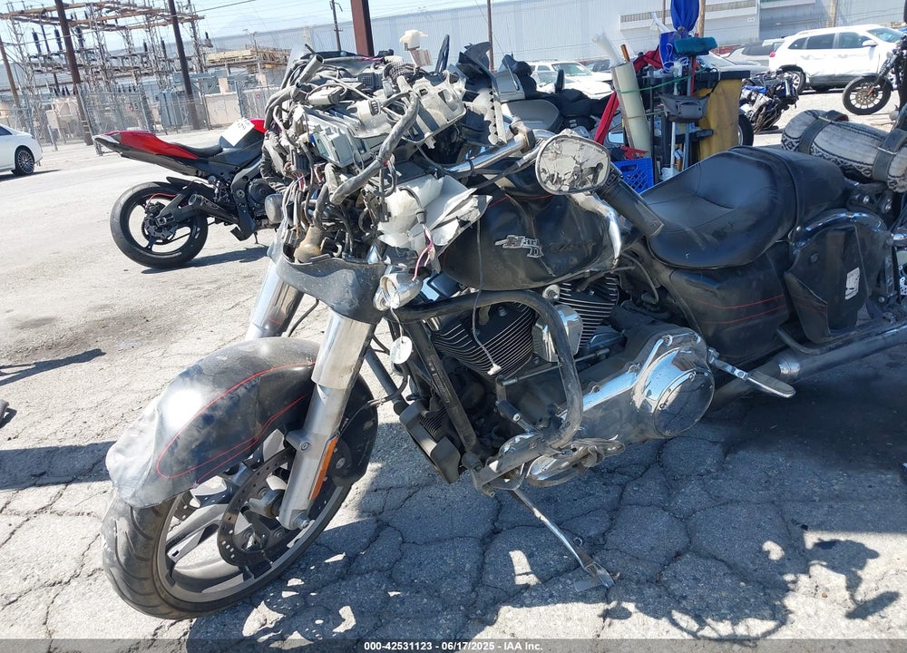 2015 HARLEY-DAVIDSON FLHXS STREET GLIDE SPECIAL VIN: 1HD1KRM33FB668619