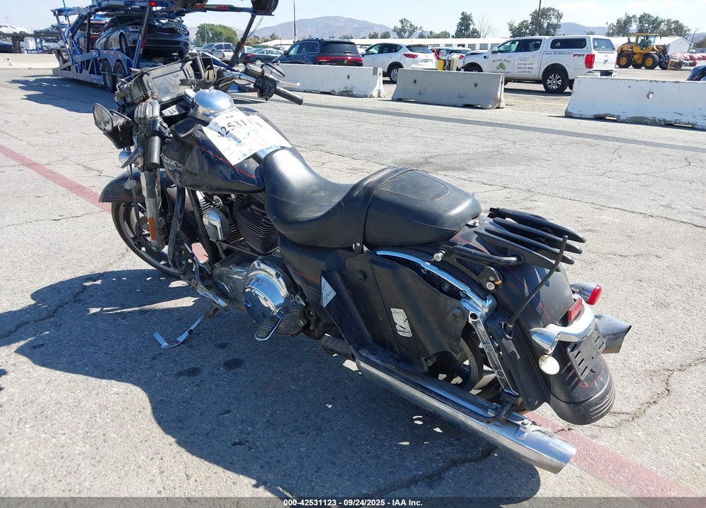 2015 HARLEY-DAVIDSON FLHXS STREET GLIDE SPECIAL VIN: 1HD1KRM33FB668619