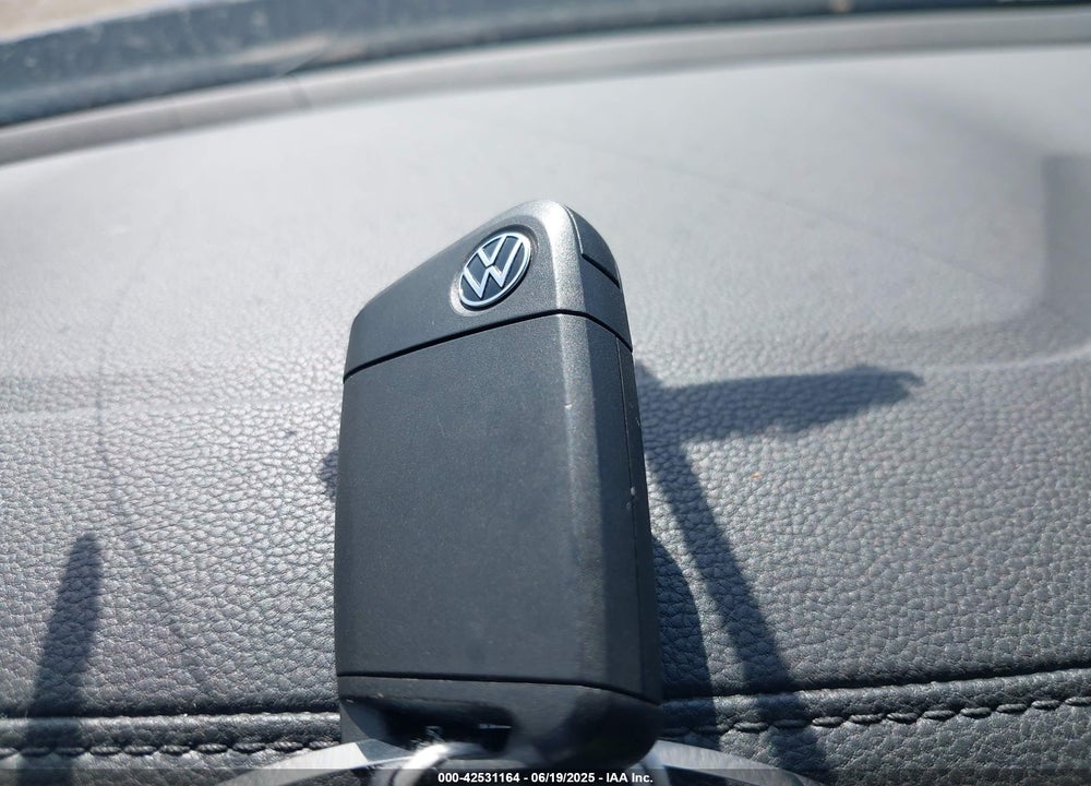 2024 VOLKSWAGEN JETTA VIN: 3VWEM7BU8RM077175
