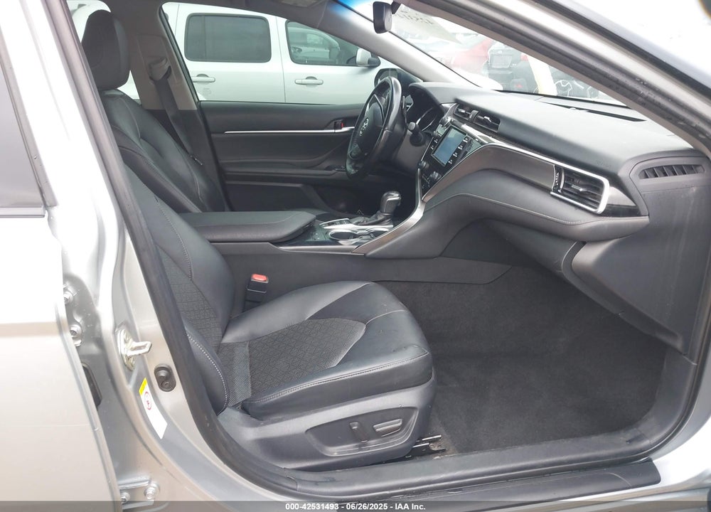 2018 TOYOTA CAMRY VIN: 4T1B61HK2JU051072