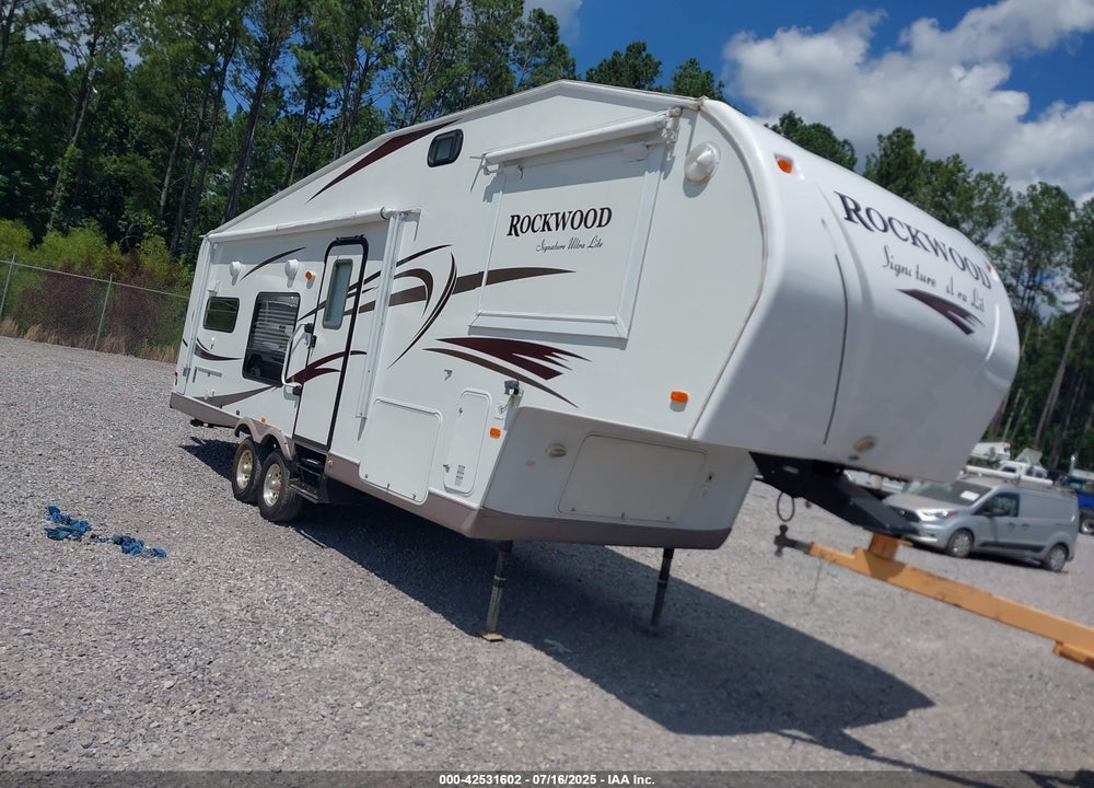 2011 FOREST RIVER ROCKWOOD TRAVEL TRAILER VIN: 4X4FRLD25B1834110