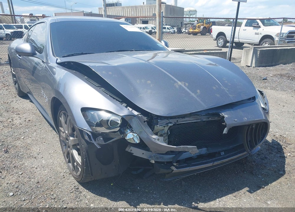 2011 MASERATI GRANTURISMO VIN: ZAM45KLA7B0058933